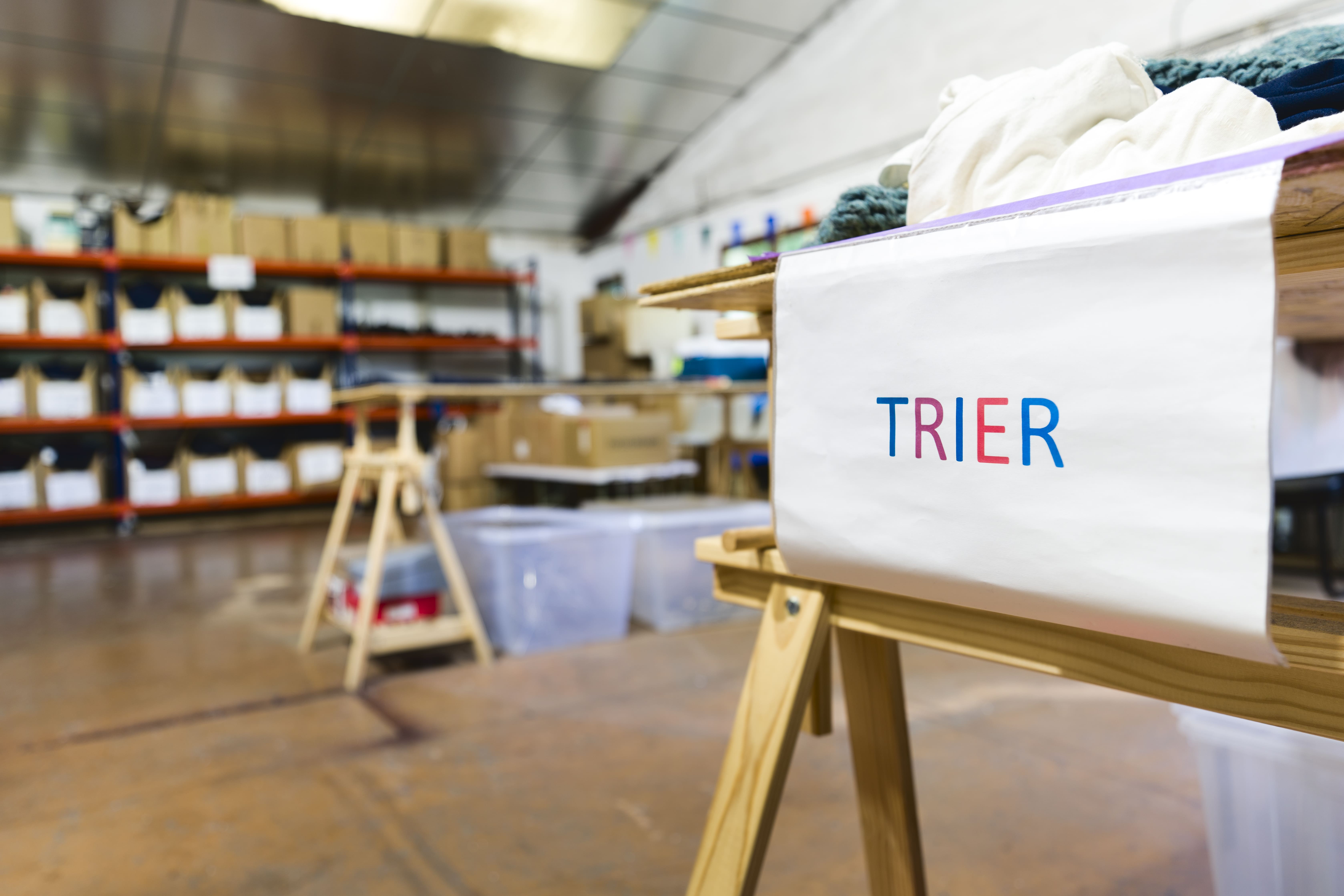 Faites du tri dans notre dressing solidaire !
