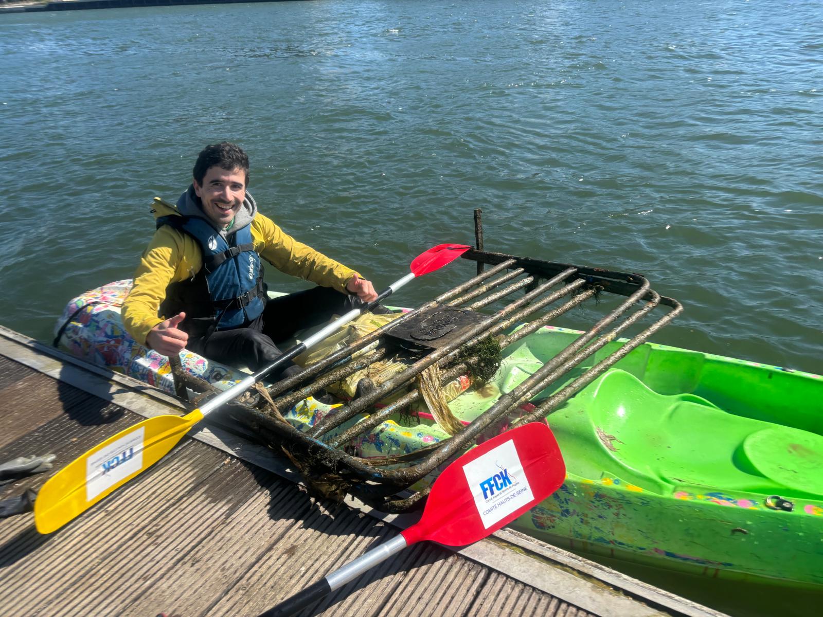 Collectez des déchets en canoë-kayak